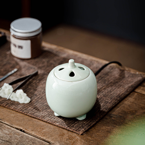 Electronic Aroma Diffuser with Temperature Timer, Indoor Home Use Smokeless Aroma Burner for Agarwood, Blends, Essential Oils, Air Purifying Aroma Burner