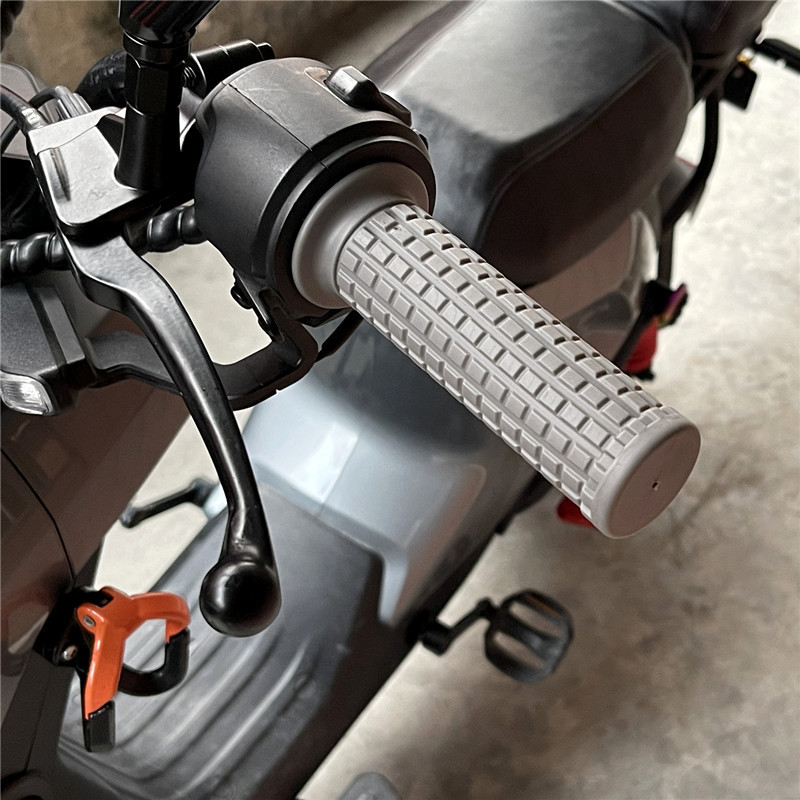 Motorcycle Handlebar Cover, Motorcycle Street Bike Modification Accessories, Moped Retro Handlebar Glue, Throttle Grip, Direction Handlebar Cover