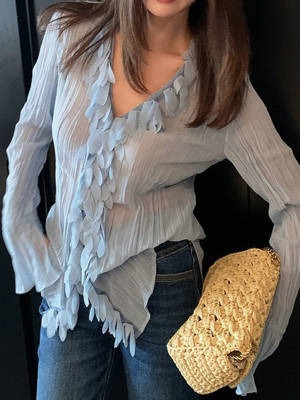 温柔法式花瓣v领蓝色女士衬衫2025年早秋新款高级设计感长袖上衣|undefined