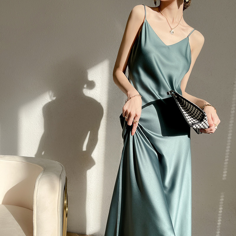 Silk 2025 Spring and Summer Women's New V-neck Slim-fit Interior dress Satin Socialite Sexy Halter Dress Long Dress