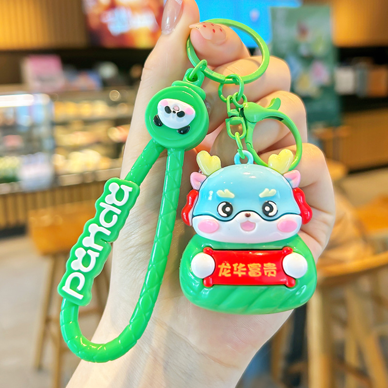 2025 nuevo estilo zodiaco zodiaco zongzi llavero lindo dibujos animados dragón serpiente caballo muñeca pareja mochila bolso colgante