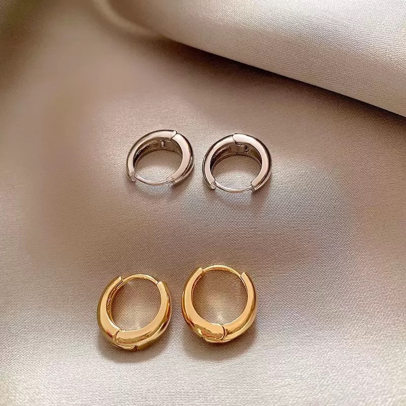 glossy geometric elegant fashionable earrings