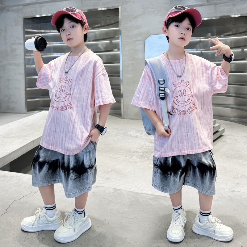 7249 Traje de camiseta sonriente para niños Cool guapo niño manga corta moda verano 2025 nuevo traje de dos piezas de la calle frita de verano 3