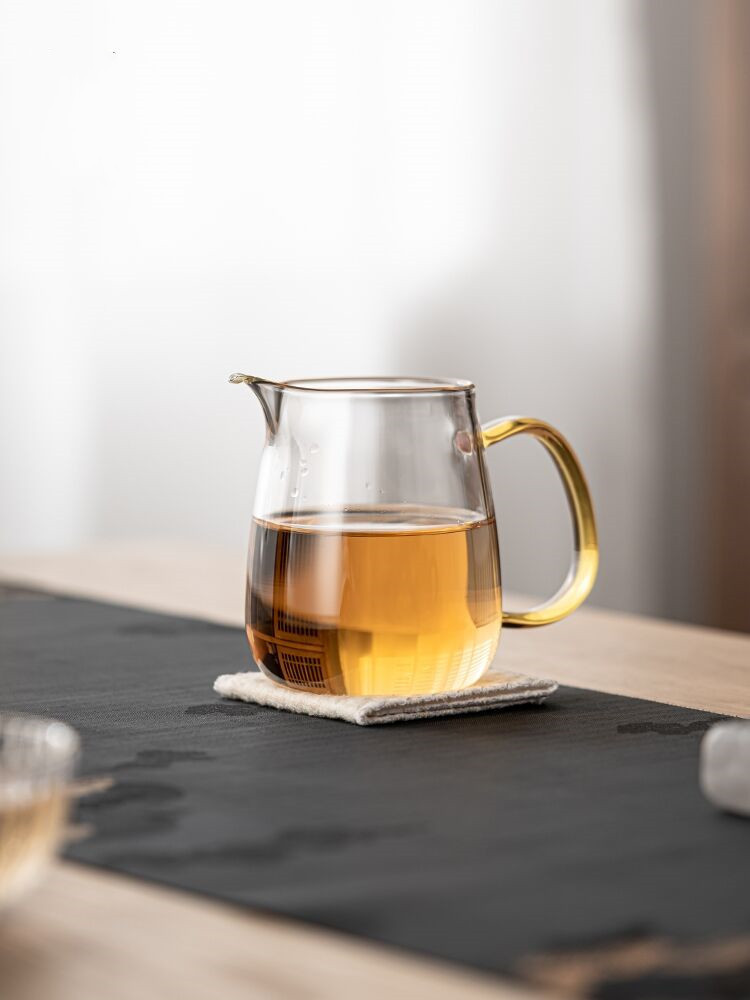 Manufacturer's heat-resistant glass fair cup with thickened transparent glass tea divider set for home use, Japanese-style tea sea, popular Kung Fu tea set