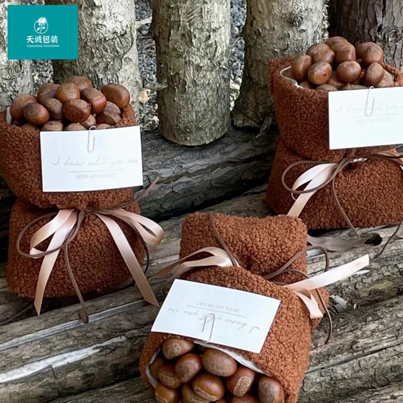 栗子花束小香风羊羔毛包花布鲜花花束包装泰迪绒花艺包花纸材料