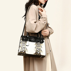 2024新款歐美復古大容量蟒蛇紋女包單肩斜款手提跨境女包批發
