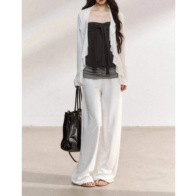 7Shiftin Original Design Korean Style Relaxed Wear White Blouse with Gray Suspender Two-Piece Suit