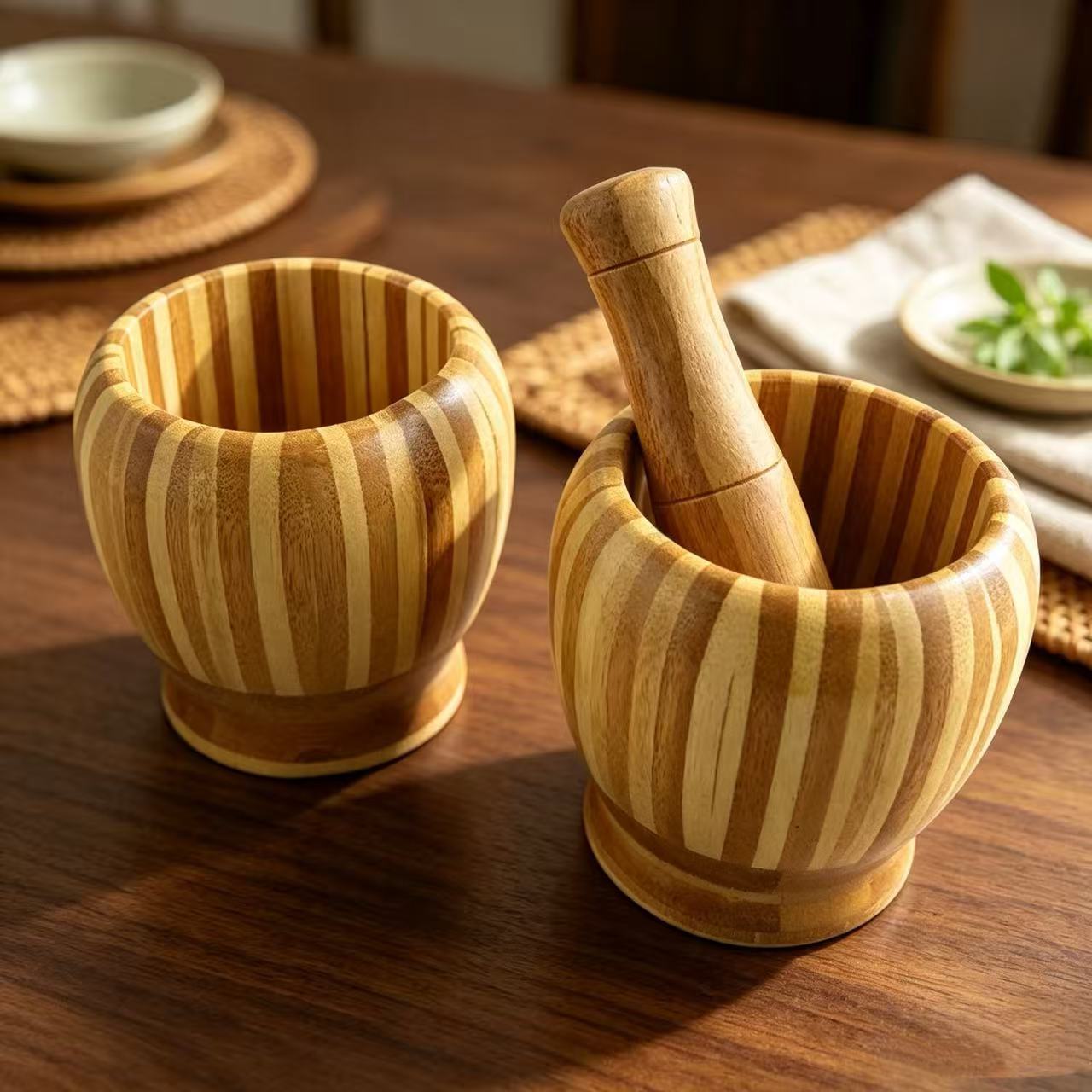 Fabricantes al por mayor cocina de ajo manuales pulverizador de ajo doméstico de madera sólida prensa de ajo moledor de ajo creativo de ajo pulverizador