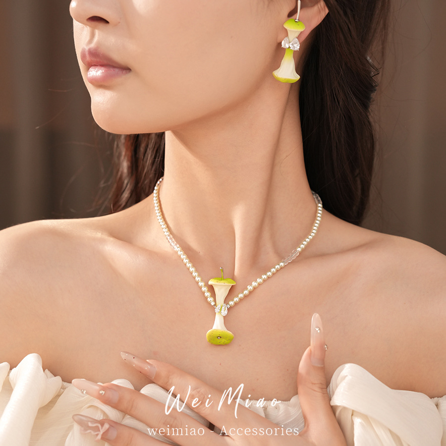 Cuentas de resina de zircón manzana collar de perlas de lujo ligero nicho cadena de clavícula pequeña fresca y dulce temperamento conjunto de joyas