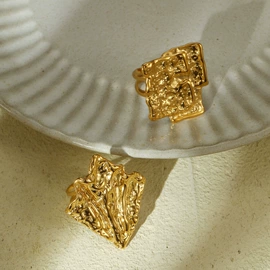 耳环;项链;手链