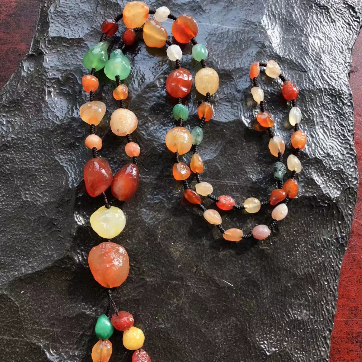 Оптовая Алашань Гоби Необработанный Камень Агат Цвет Ожерелье Аксессуары