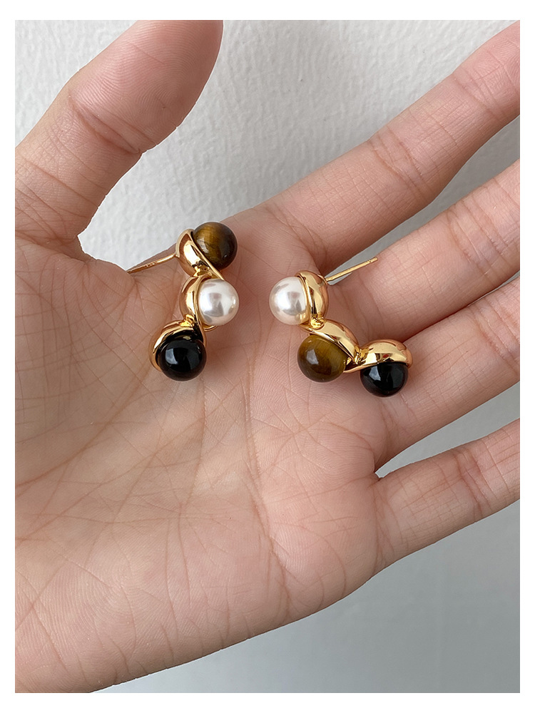 1 Pair Simple Style Geometric Inlay Brass Artificial Pearls Agate Tiger Eye Ear Studs display picture 17
