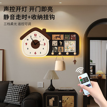 挂钟客厅钟表家用挂表声控灯创意复古入户门洞洞板挂钩静音时钟