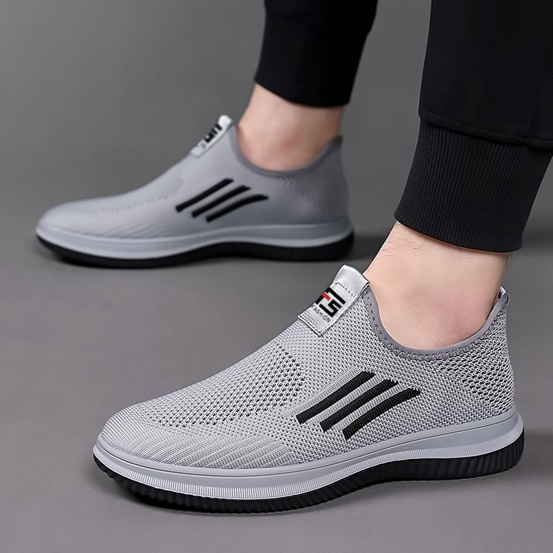 Zapatos de hombre de verano nuevos zapatos casuales transpirables de malla delgados zapatos de deporte huecos de moda para hombres