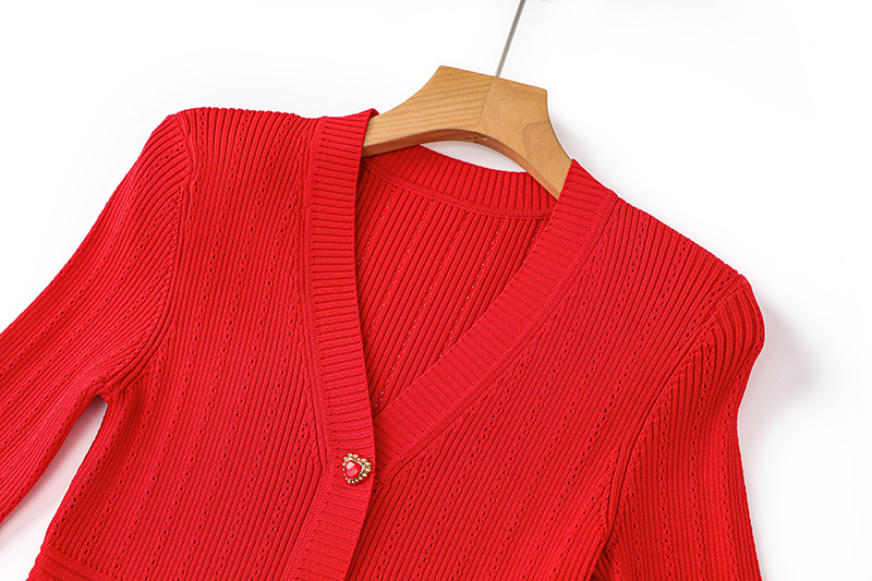 Vêtements pour femmes automne et hiver nouvelle robe rouge à col en V tempérament slim bouton d'amour jupe tricotée jupe courte en ligne A_voghion.com