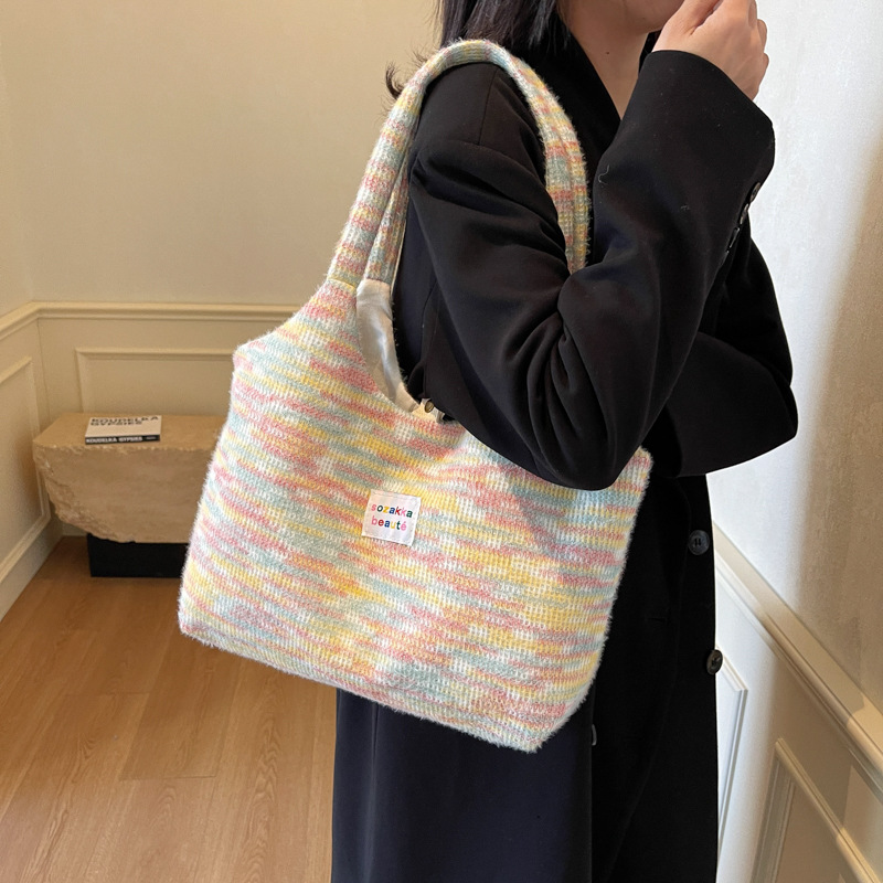 Nicho de diseño original chaleco peludo de la niña bolsas de hombro rayas arco iris bolsas de viaje de clase estudiantes