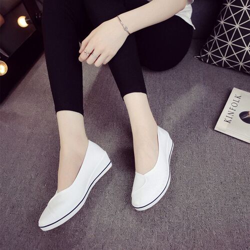 Spring and summer new wedge nurse shoes women's white shoes mesh shoes comfortable non-slip hollow breathable casual work beauty shoes