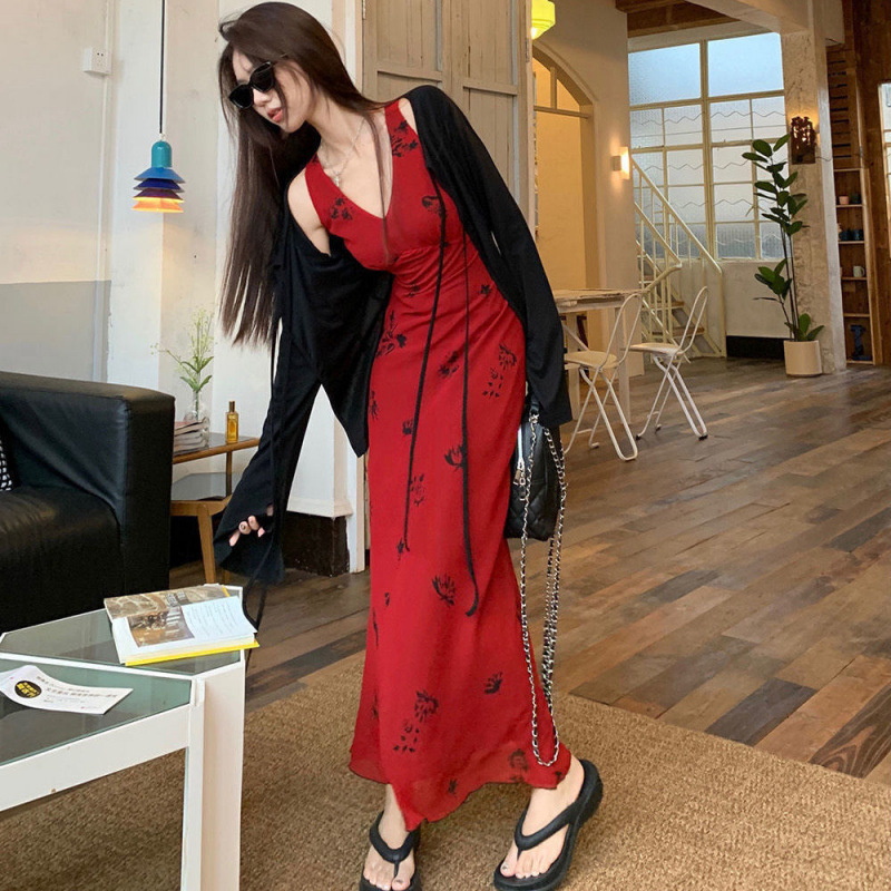 红色浪漫碎花V领背心连衣裙女夏季新款垂感时尚收腰显瘦小众长裙|undefined