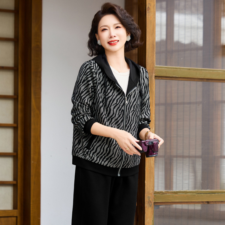 妈妈春秋季运动服休闲套装中老年人女装年轻2025新款家居服两件套|undefined