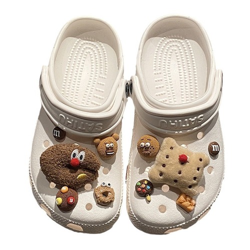 Hole shoe accessory buckle, plush big-eyed red nose cookie DIY resin shoe surface accessories, decorative item, detachable