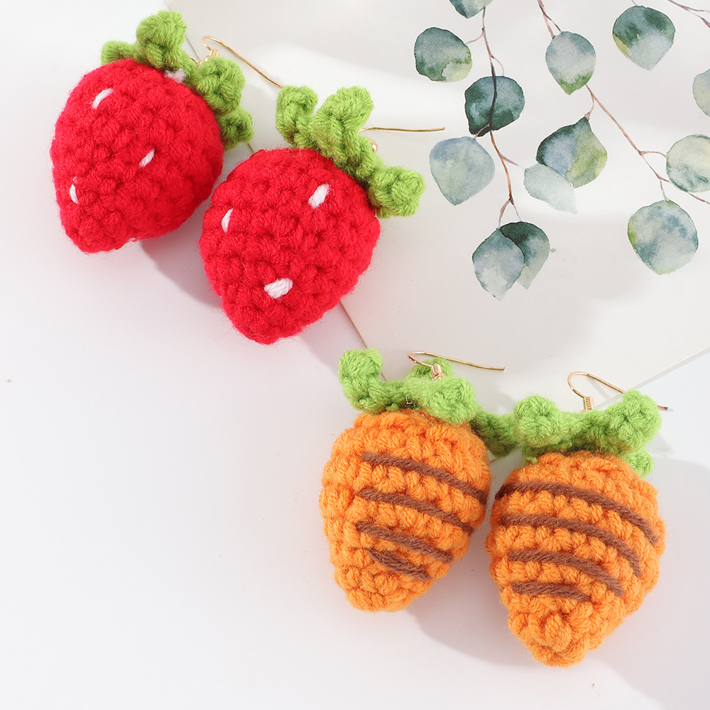 Cute Wool Fruit Carrot Strawberry Earrings Wholesale Nihaojewelry display picture 6