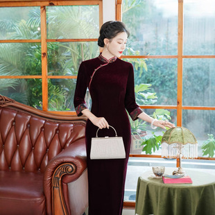 fleece-lined thickened Hongyun embroidered cheongsam 2024 new long stitching factory direct fashion cheongsam dress