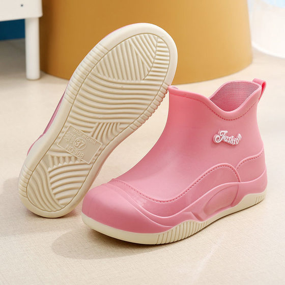 New Rain Boots Women's Fashionable Outwear Short Tube Water Shoes Waterproof Non-slip fleece-lined Rain Boots Lightweight Flat Kitchen Women's Rubber Shoes