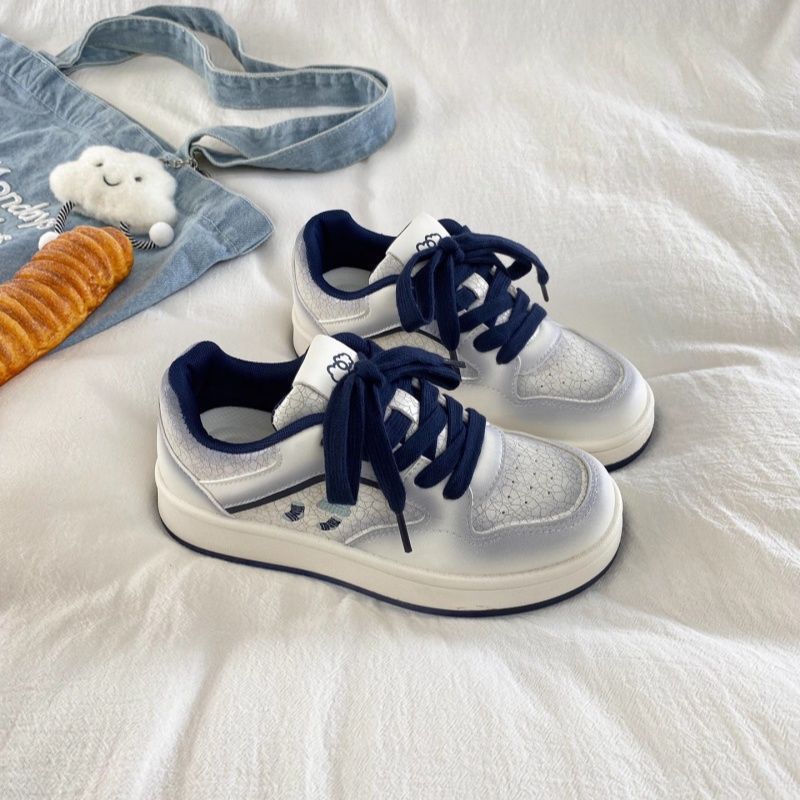 High-Looking Casual Shoes for Female Students 2025 Autum New Popular Niche Design Sneakers Thick-Soled White Shoes