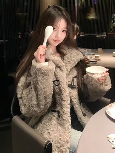 �͹����ëë����Ů���ţ�ǿ�Ƥëһ�w�߼��Еr�б�ůƤ�ݴ���