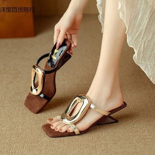 New French Niche 2025 Retro Wedge Open-Toe Slippers for Women Summer 2024 New Fashion Versatile High-Heeled Slippers