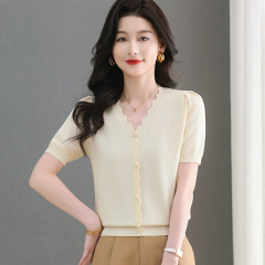 アイスニット半袖tシャツ女性波辺気質vネック夏服2025新型夏の薄いお腹隠し上着