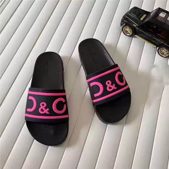 2025 Summer D Designer's New Flat Flat One Word Slippers Men's and Women's Letter Home Beach Sandals Cross border Foreign Trade