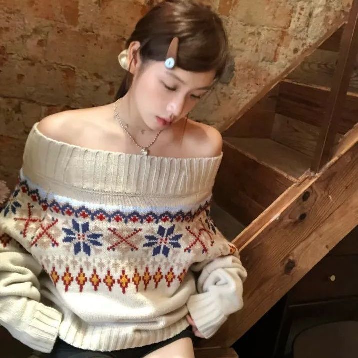 Wild Yuan Fair Isle Off-Shoulder Knitted Sweater for Women, Soft and Lazy Style, Color-Block Jacquard, Loose Long-Sleeve Top