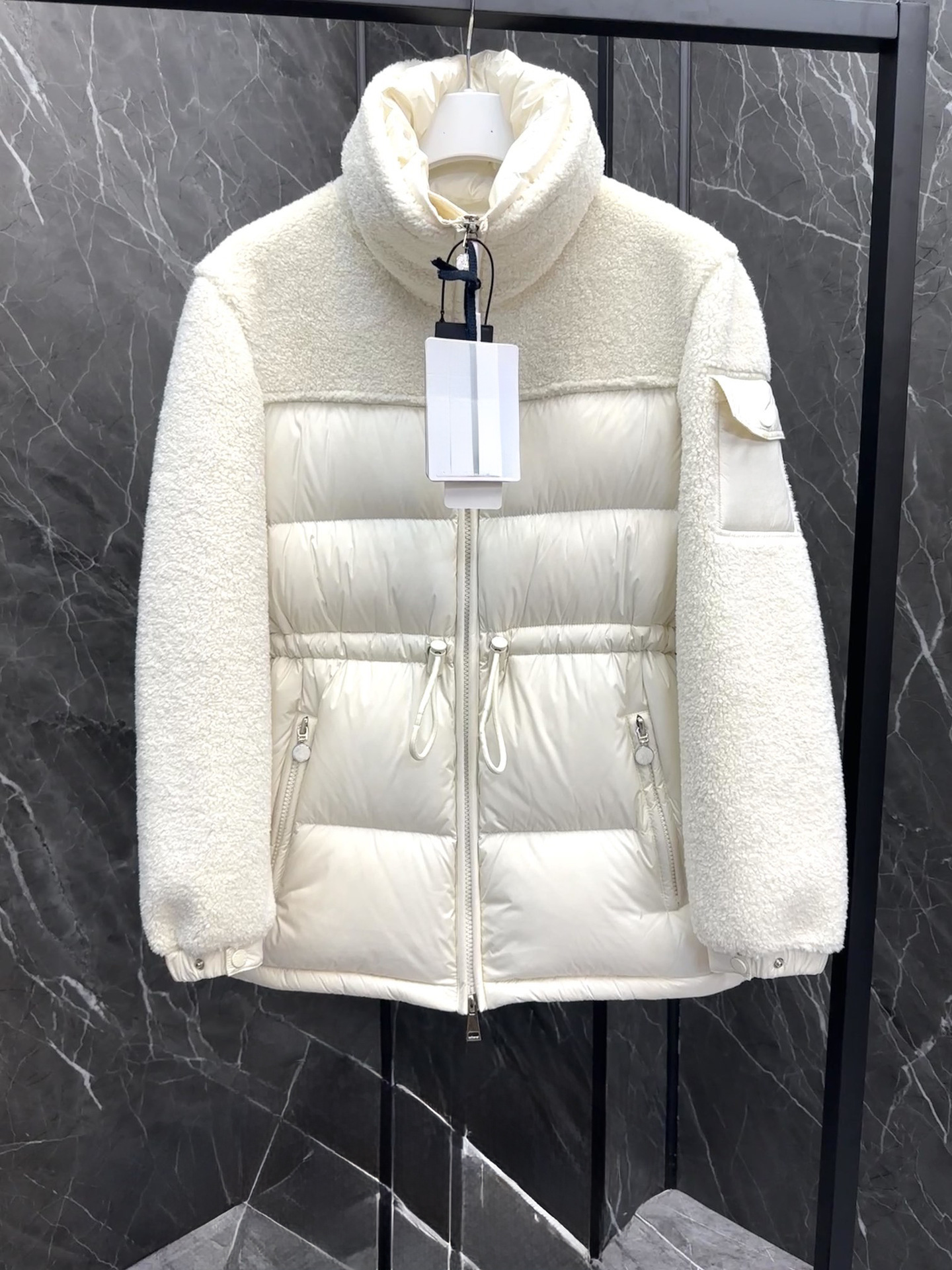 《毒家现货》正确版  M家 羊羔毛皮毛一体立领羽绒夹克女式羽绒服