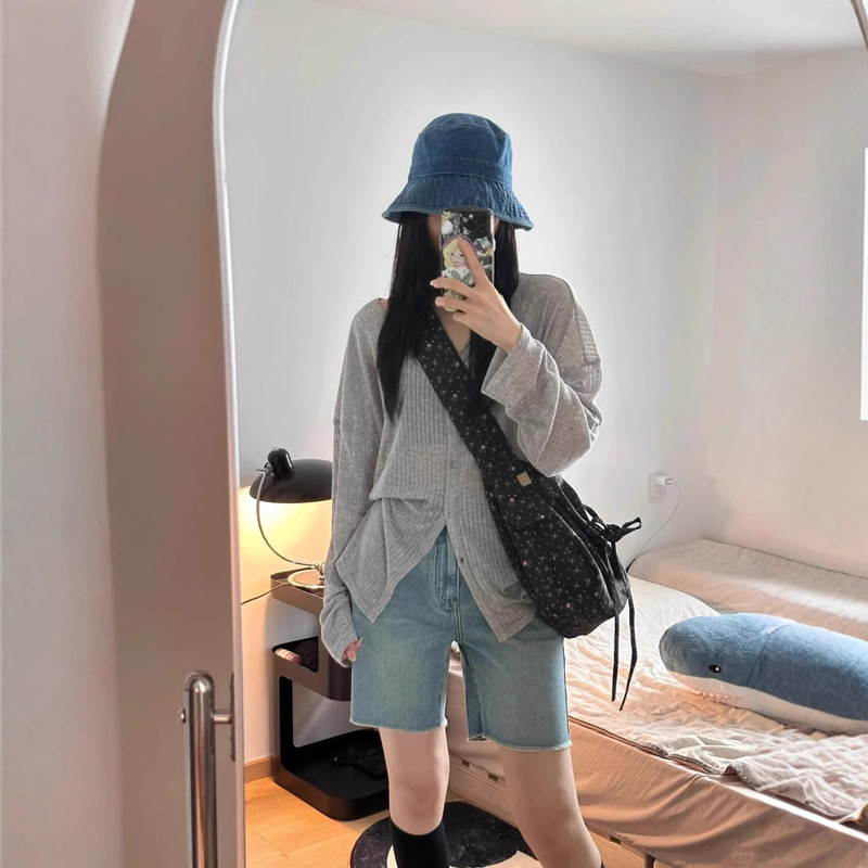 American Retro Washed Frayed Denim Shorts for Women, Summer High-Waisted Slim-Fit Narrow Straight-Leg Mid-Length Shorts for Petite Figures