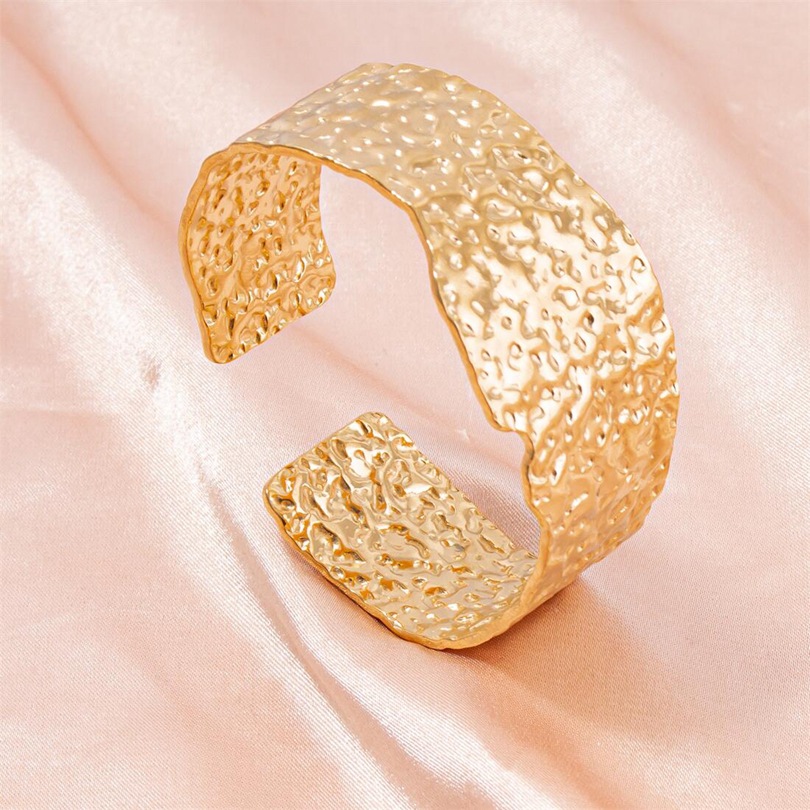1 Piece Quantity PVD Coated Real Gold Plated 18K Gold Irregular Solid Color 304 Stainless Steel Simple Style Waterproof Non Tarnish 304 Stainless Steel Bangle