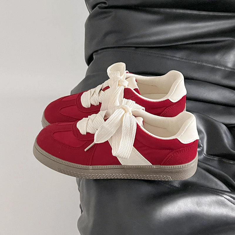 Zapatos rojos de entrenamiento alemán para mujer 2025 nuevo clásico nicho retro primavera y verano ocio deportes punta redonda plataforma transpirable zapatillas