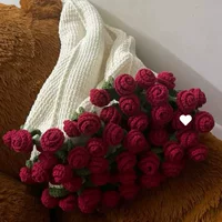 Плетеный пуховик, набор материалов, клубок пряжи, handmade, розы, букет, цветочный
