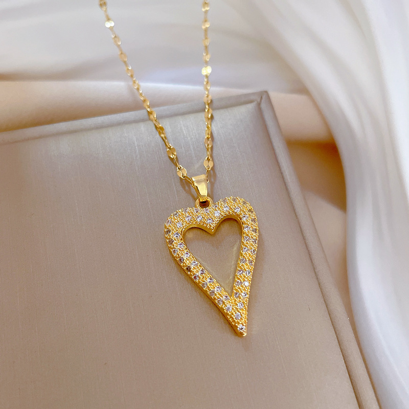 Fashion Heart Shape Stainless Steel Copper Plating Artificial Diamond Pendant Necklace display picture 4