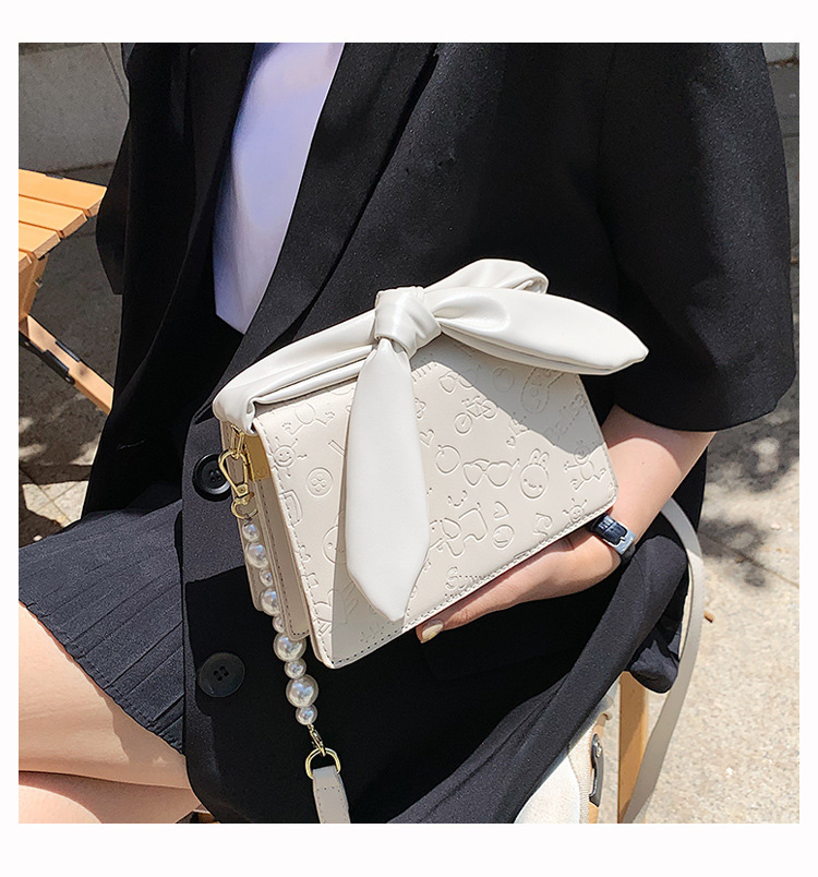 Fashion Rabbit Ears Shape Knot Pearl Chain Messenger Small Square Bag Wholesale display picture 11