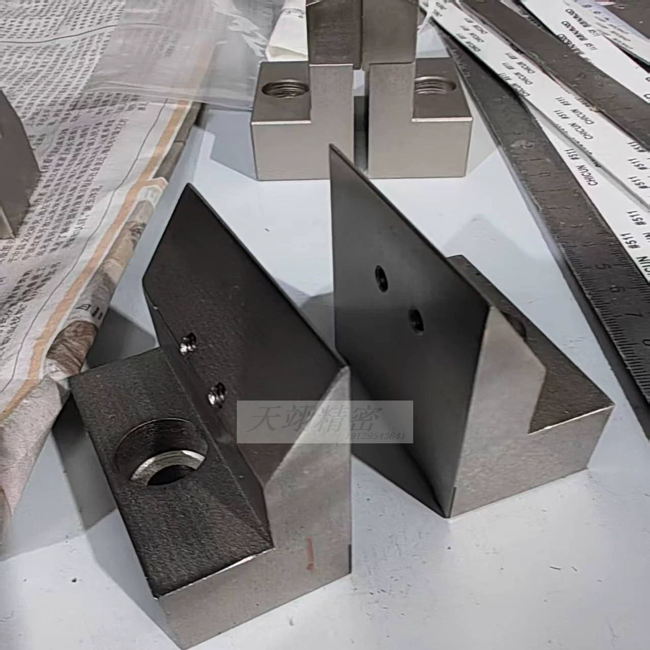 Трехточечная опора и точка давления для крепления