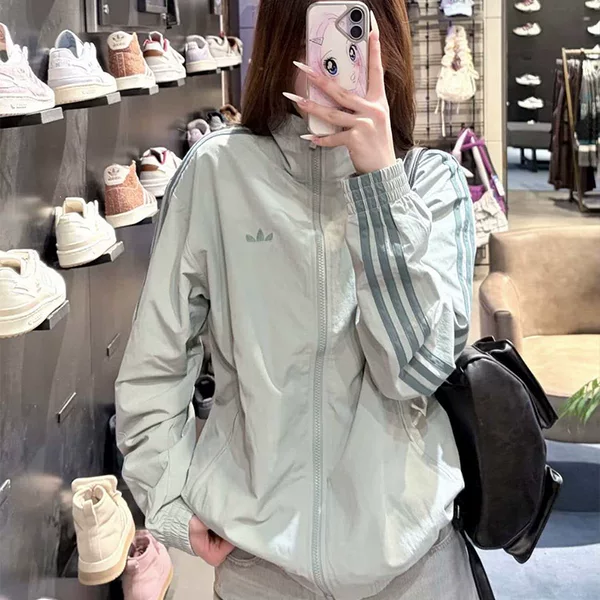 New Spring and Autumn Embroidered Three-Stripe Fashion Casual Jacket, Unisex Thin Jacket, Sports Windbreaker