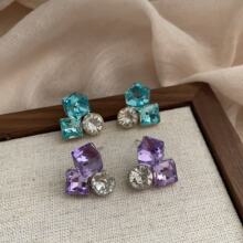 �ļ�������ɫ���Ƕ���Ů����С�ڸ߼������ʶ������ؾ�����������