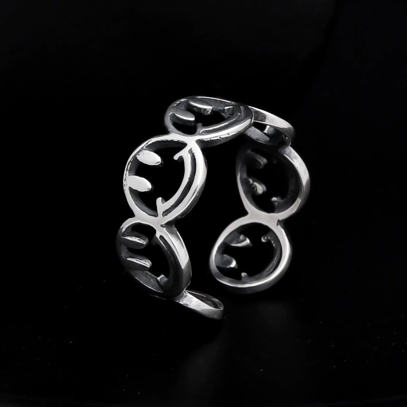 П fashionable ring with zircon?