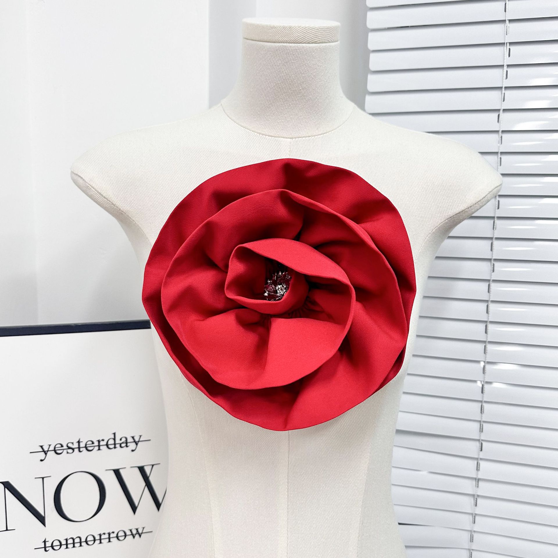 Tejido a mano transfronterizo de Europa y Estados Unidos irregular ropa de flores grandes vestidos toques de cabello accesorios de decoración de bolsas image 1