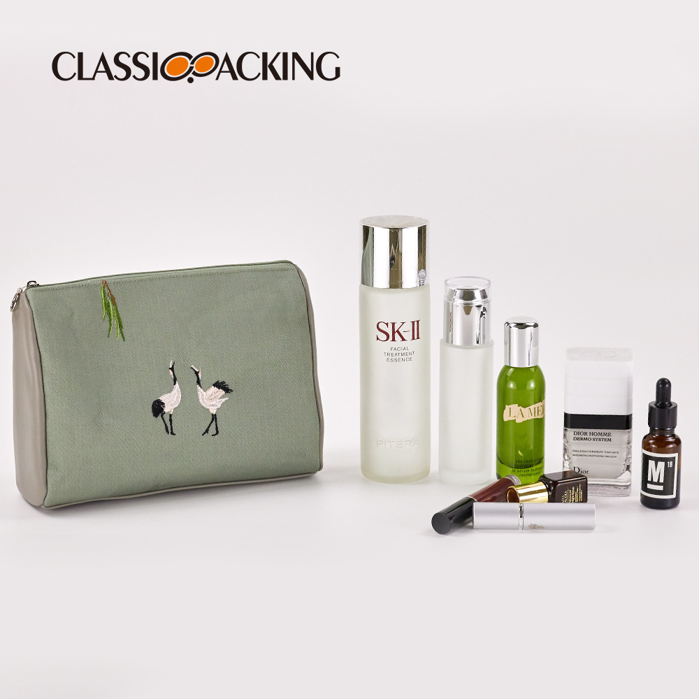 2021 nueva bolsa de cosméticos de almacenamiento impermeable y portátil bolsa de almacenamiento de cosméticos bordada de gran capacidad LOGO