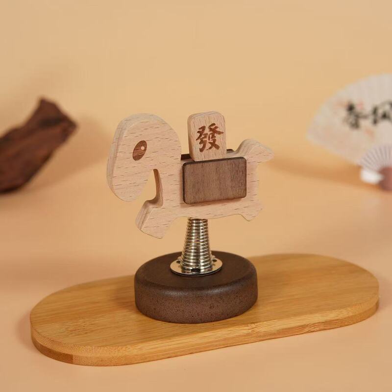 Baigu フェイスリフト (すぐに金持ちになる) 無垢材カーアクセサリー デスクトップ装飾品 お土産 ポニー 木製工芸品|undefined