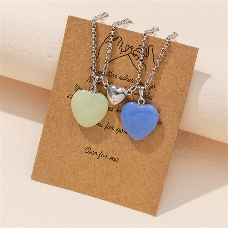 Elegant Heart Shape Alloy Luminous Plating Valentine's Day Couple Pendant Necklace display picture 6