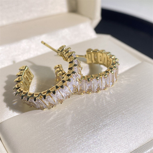 RAKOL Western and Eastern Fashion Personality Light Luxury Geometric Square Diamond Claw Pendant C-Shaped Earrings for Women