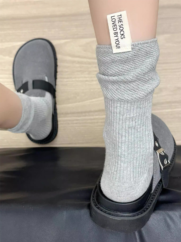 女性用白い靴下、春と秋のイントレンド韓国純綿ミッドカーフソックス、ヒール布ラベルパイルソックス、女性用秋と冬の綿の靴下|undefined